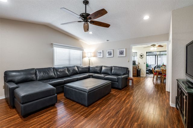 2907 Kimberly Drive, Grapevine, TX 76051