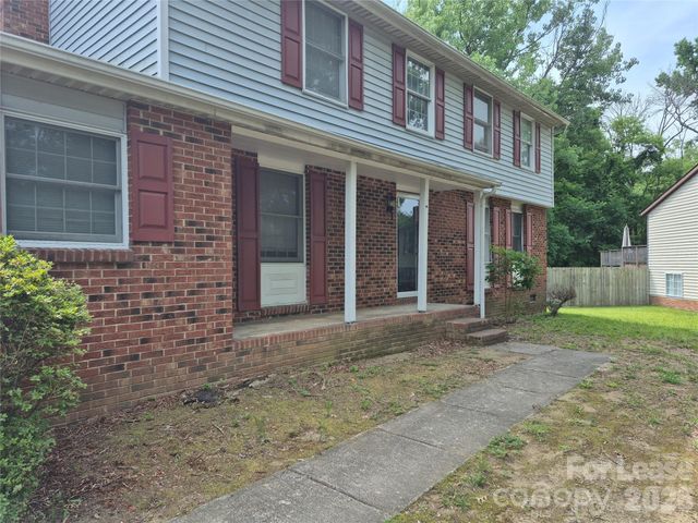 8205 Eveningwood Court, Charlotte, NC 28226