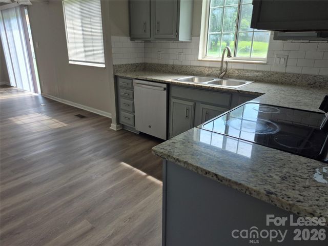 8205 Eveningwood Court, Charlotte, NC 28226