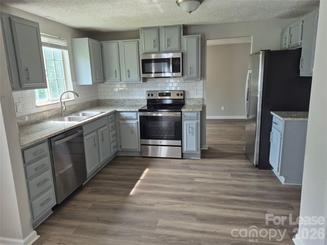 8205 Eveningwood Court, Charlotte, NC 28226