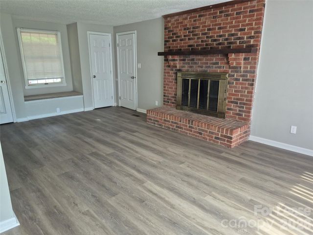 8205 Eveningwood Court, Charlotte, NC 28226