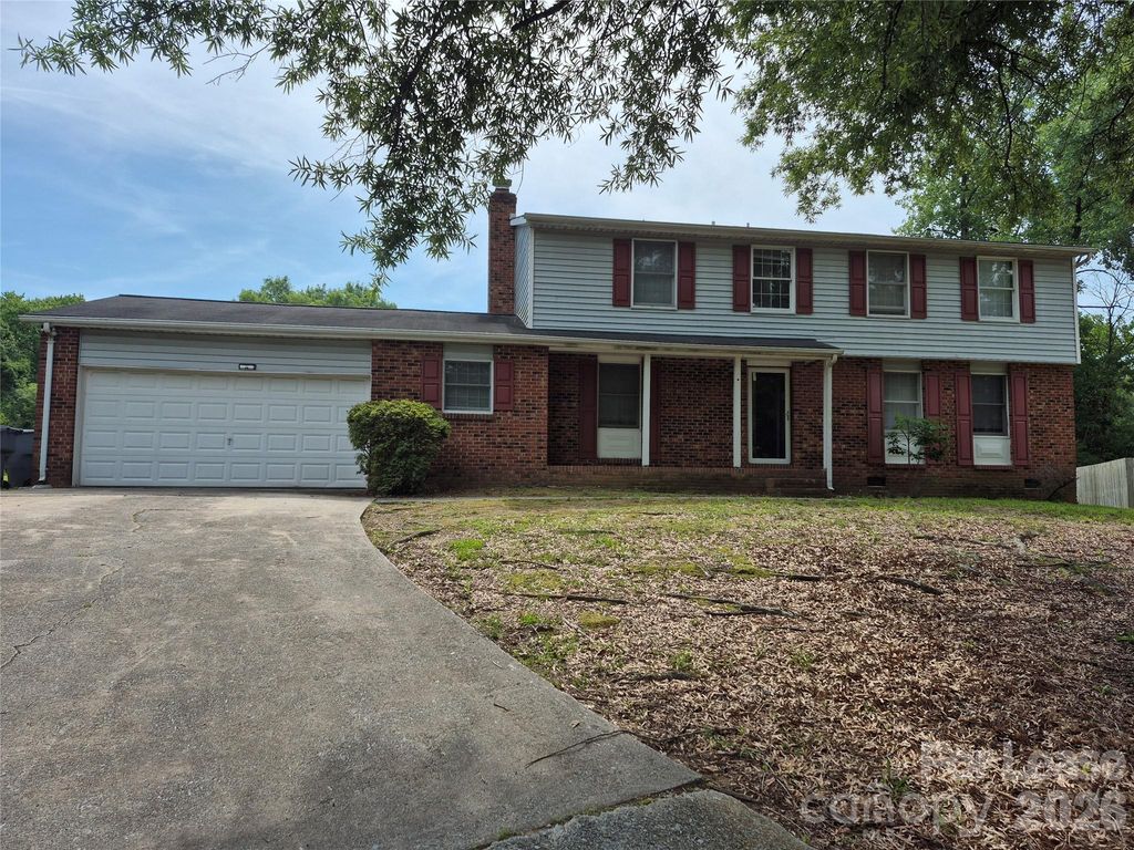 8205 Eveningwood Court, Charlotte, NC 28226