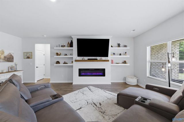 108 Cave Springs Circle, Owens Cross Roads, AL 35763