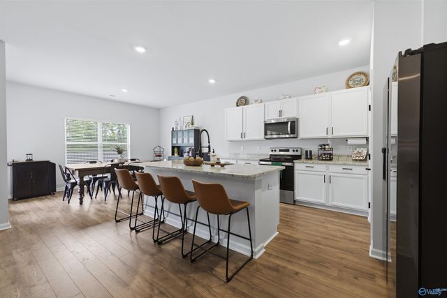 108 Cave Springs Circle, Owens Cross Roads, AL 35763