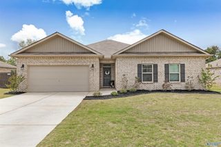 108 Cave Springs Circle, Owens Cross Roads, AL 35763