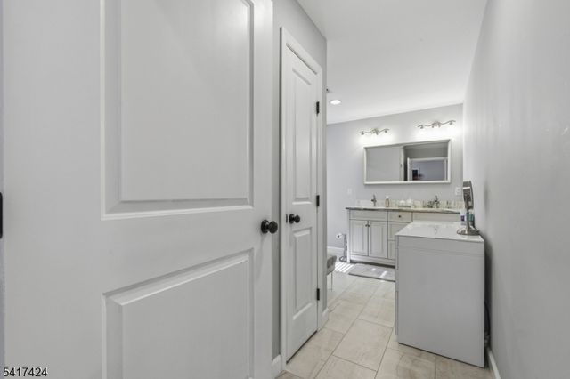 68 Arch St, Butler Boro, NJ 07405