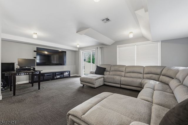 68 Arch St, Butler Boro, NJ 07405