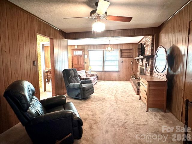 4728 Grasset Avenue, Charlotte, NC 28269