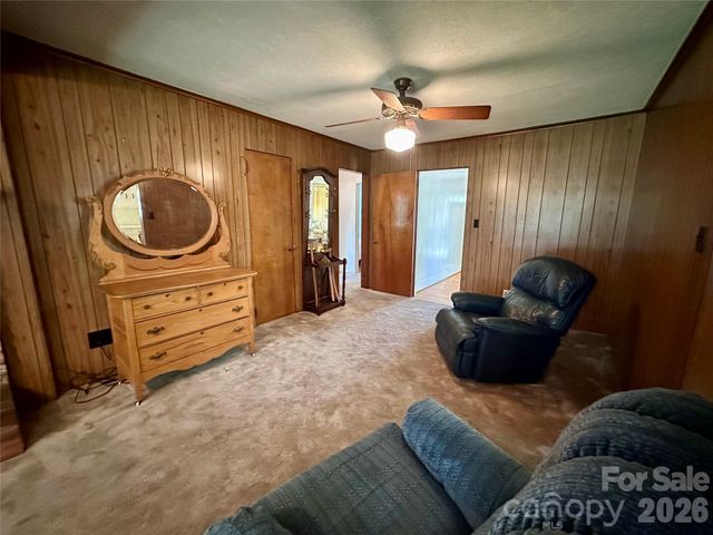 4728 Grasset Avenue, Charlotte, NC 28269