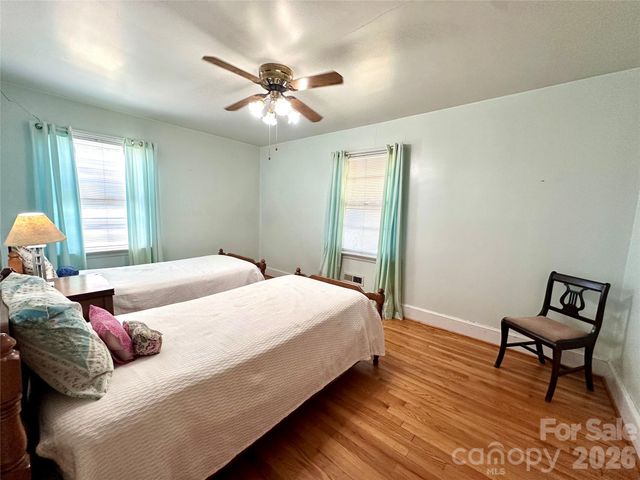 4728 Grasset Avenue, Charlotte, NC 28269