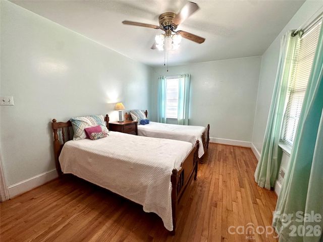 4728 Grasset Avenue, Charlotte, NC 28269