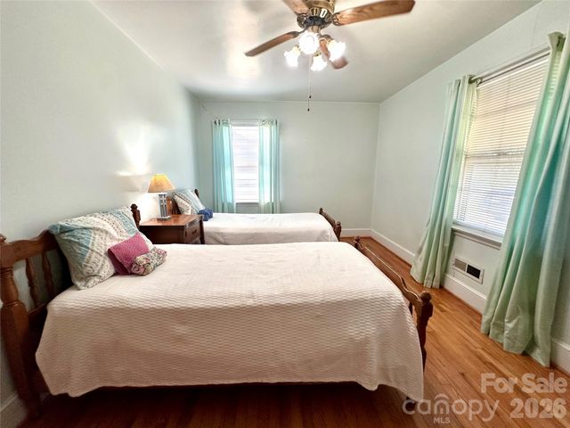 4728 Grasset Avenue, Charlotte, NC 28269