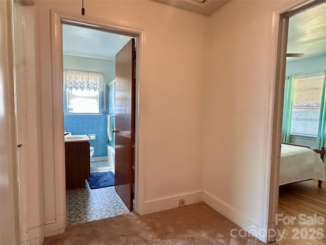 4728 Grasset Avenue, Charlotte, NC 28269