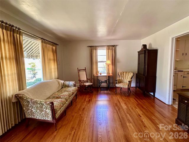 4728 Grasset Avenue, Charlotte, NC 28269