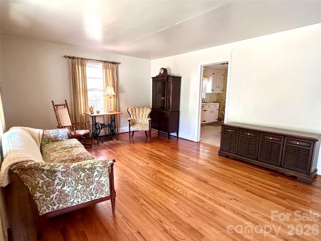 4728 Grasset Avenue, Charlotte, NC 28269