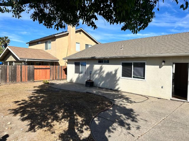 1662 Lever Blvd, Stockton, CA 95206