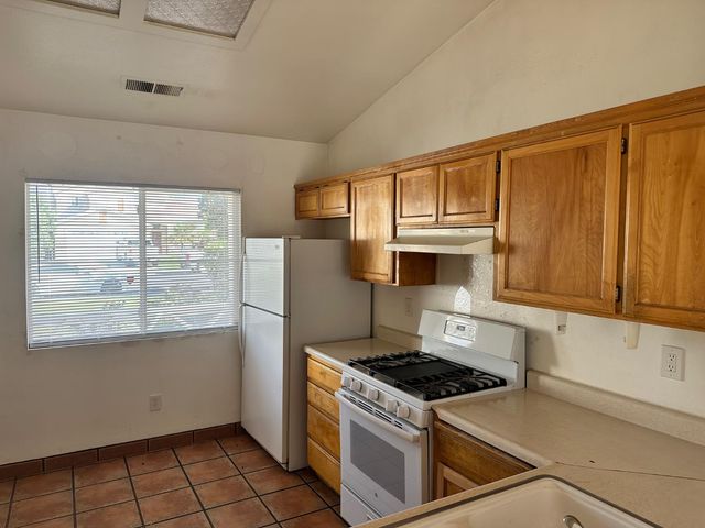 1662 Lever Blvd, Stockton, CA 95206
