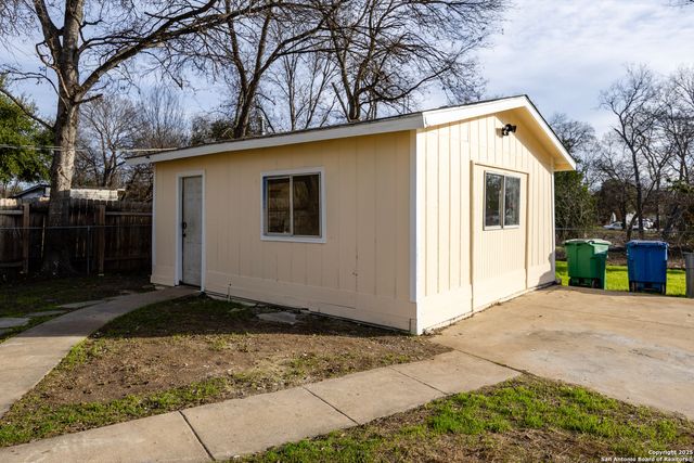 266 IKE ST, San Antonio, TX 78211