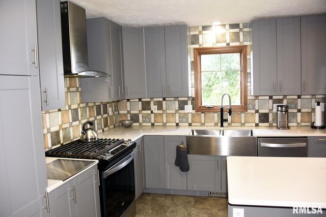 2604 Hastings Road, Chatham, IL 62629