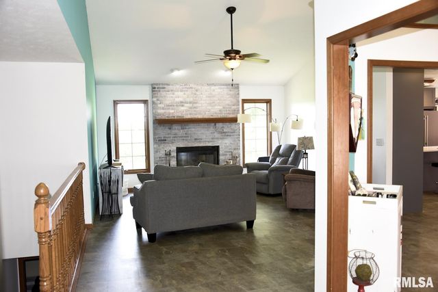 2604 Hastings Road, Chatham, IL 62629