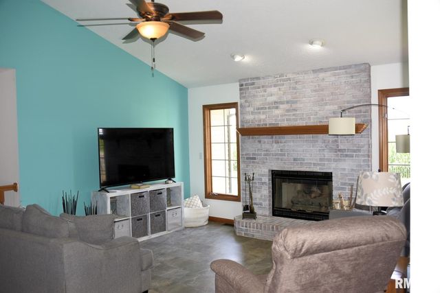 2604 Hastings Road, Chatham, IL 62629