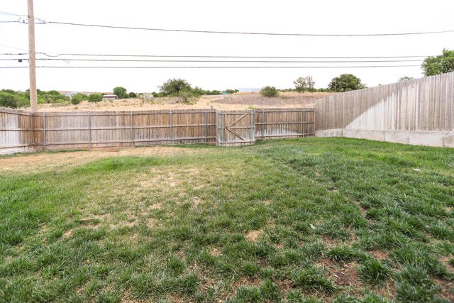 5608 FOX DEN Lane, Amarillo, TX 79108