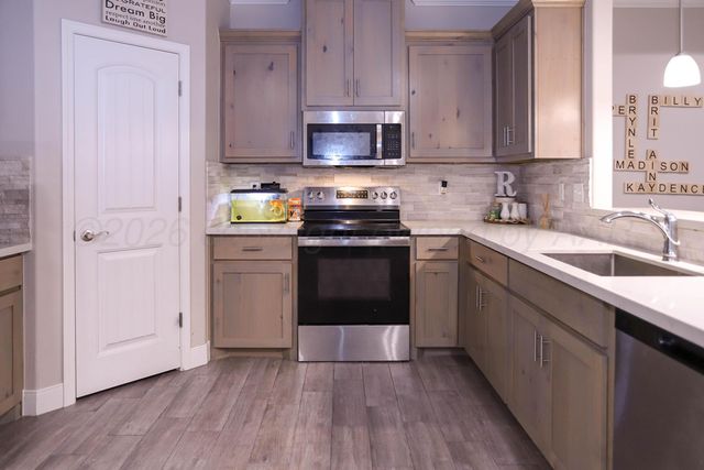 5608 FOX DEN Lane, Amarillo, TX 79108