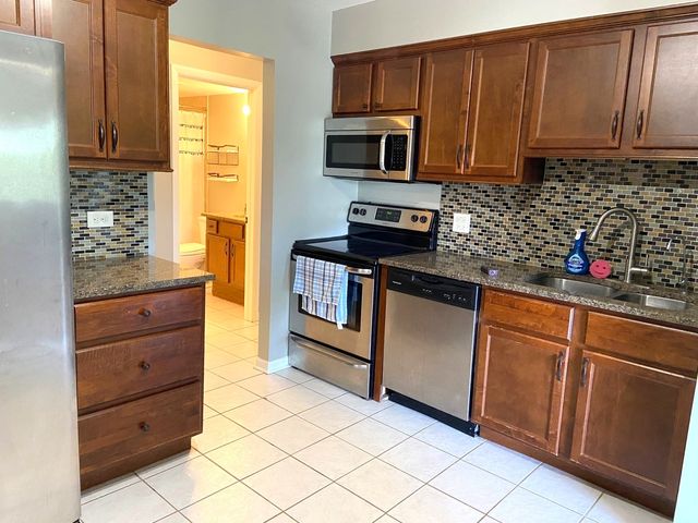 9008 W 140th Street 3A, Orland Park, IL 60462