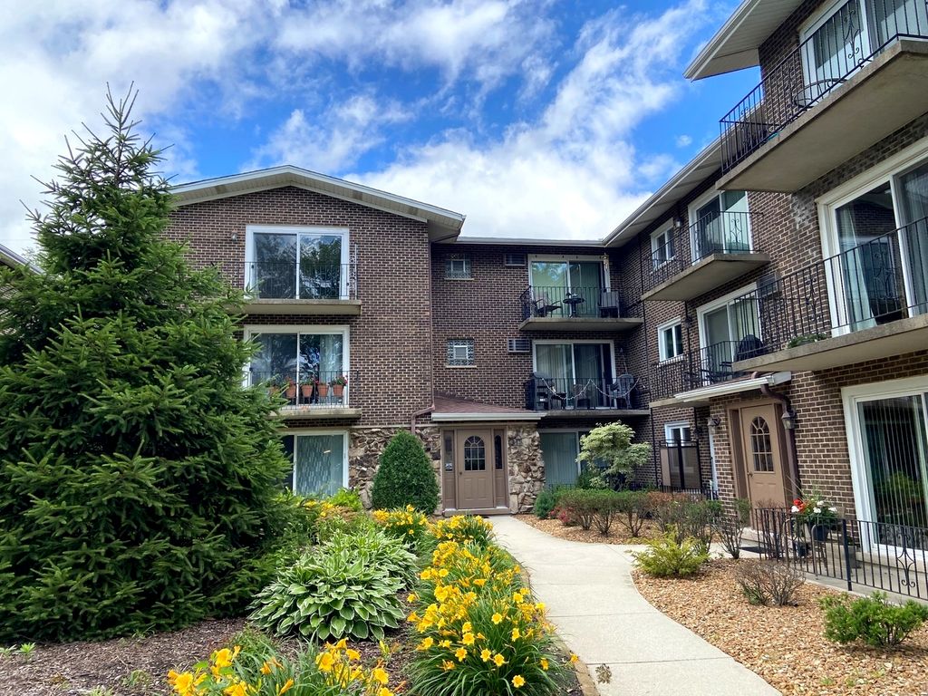 9008 W 140th Street 3A, Orland Park, IL 60462