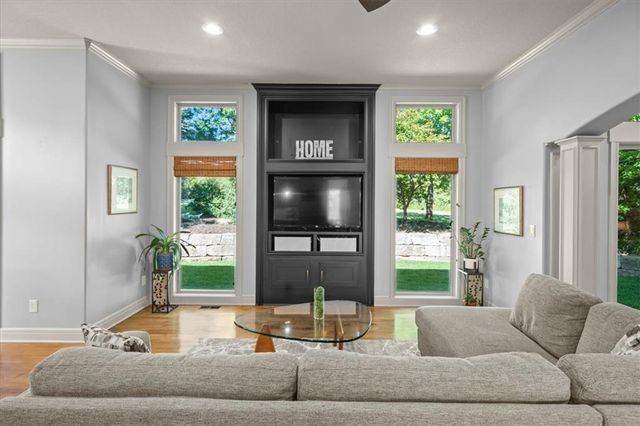 9914 Woodstock Street, Lenexa, KS 66220
