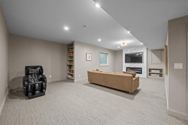 9914 Woodstock Street, Lenexa, KS 66220