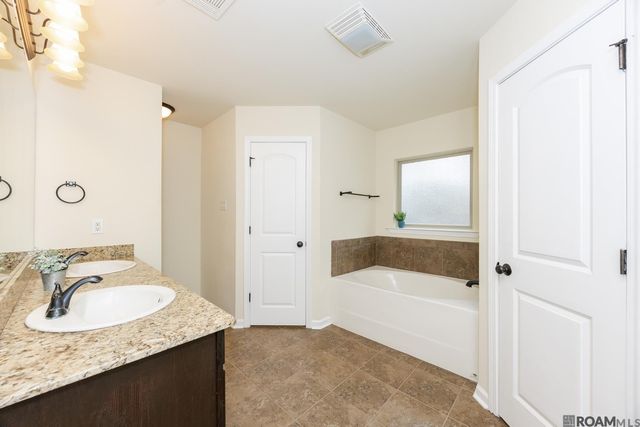 14148 Martinique Dr, Gonzales, LA 70737