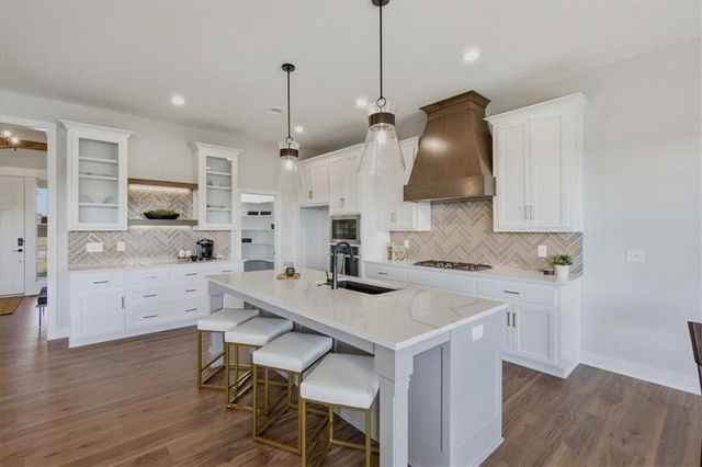 1705 SW Arbormill Terrace, Lee's Summit, MO 64082