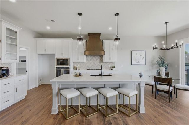1705 SW Arbormill Terrace, Lee's Summit, MO 64082