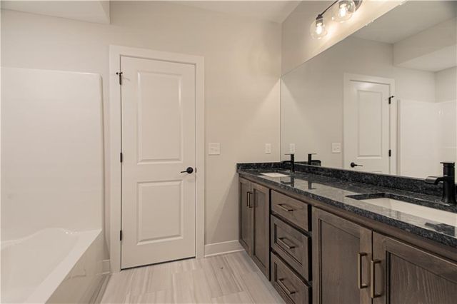 1705 SW Arbormill Terrace, Lee's Summit, MO 64082