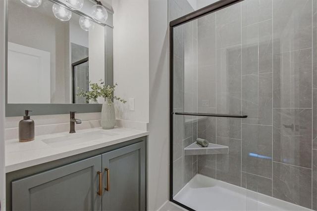 1705 SW Arbormill Terrace, Lee's Summit, MO 64082