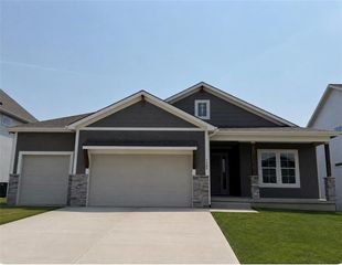 1705 SW Arbormill Terrace, Lee's Summit, MO 64082