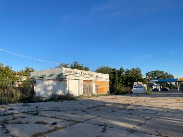 8200 S halsted Street, Chicago, IL 60620