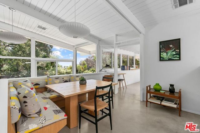 810 Bramble Way, Los Angeles, CA 90049