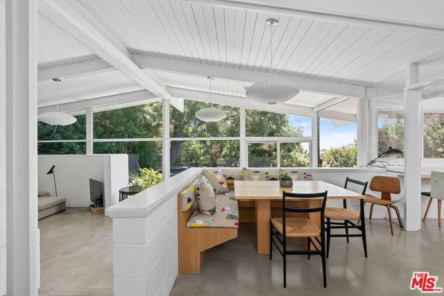 810 Bramble Way, Los Angeles, CA 90049