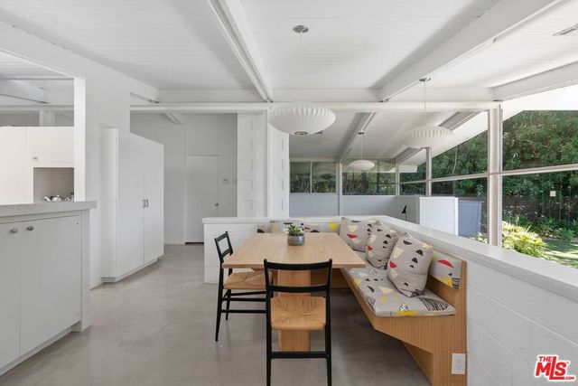 810 Bramble Way, Los Angeles, CA 90049