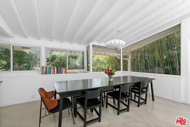810 Bramble Way, Los Angeles, CA 90049