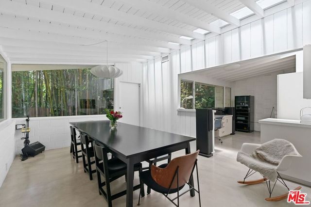 810 Bramble Way, Los Angeles, CA 90049