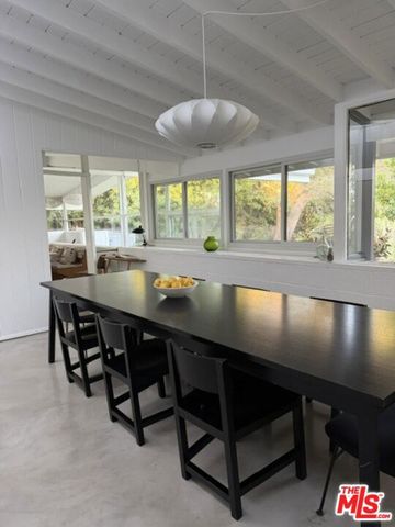 810 Bramble Way, Los Angeles, CA 90049