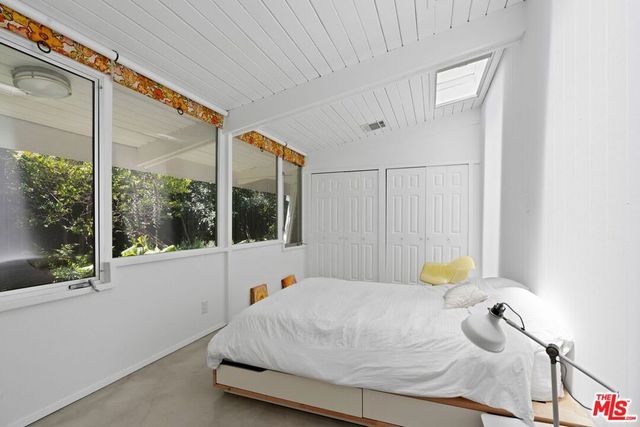 810 Bramble Way, Los Angeles, CA 90049