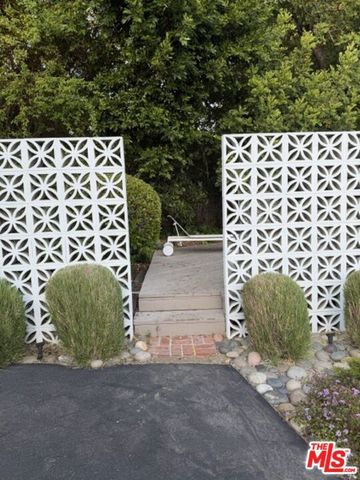 810 Bramble Way, Los Angeles, CA 90049