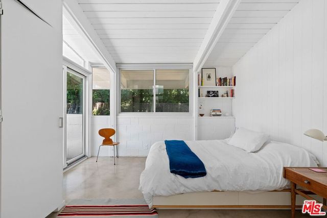 810 Bramble Way, Los Angeles, CA 90049