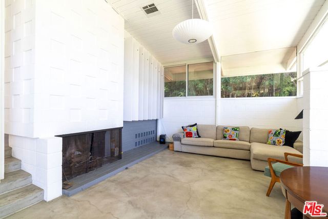 810 Bramble Way, Los Angeles, CA 90049