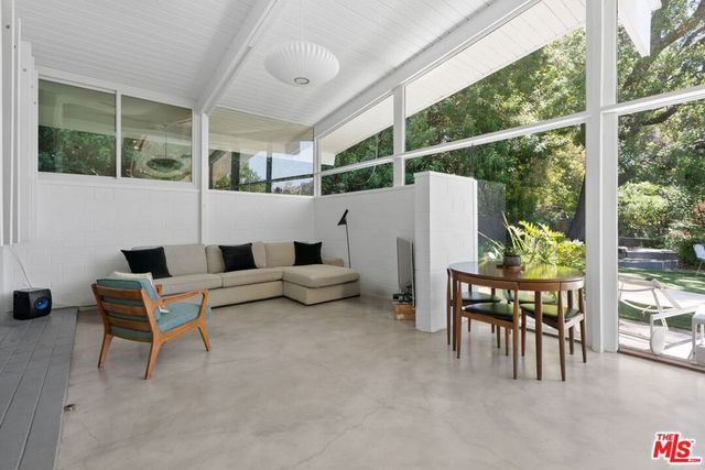 810 Bramble Way, Los Angeles, CA 90049
