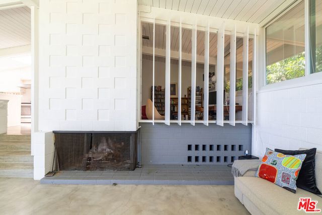 810 Bramble Way, Los Angeles, CA 90049